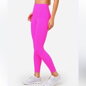 NWT Addison Bay Women's The Everyday Legging in Vibrant Pink